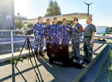 湖南兵器光電科技有限公司核心技術(shù)團(tuán)隊(duì)——智造“神器”. 銷毀危爆物輕松搞定